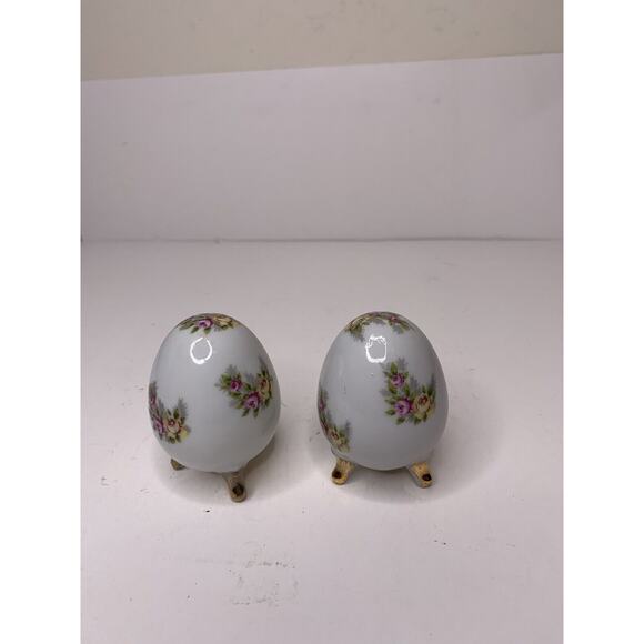 Enesco Other - Vintage Enesco Salt & Pepper Shakers Egg Shaped Footed White With Rose Flowers
